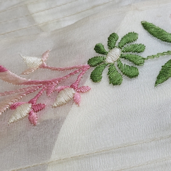 VINTAGE HANDMADE EMBROIDERED DRESS Tulle - Picture 5 of 16